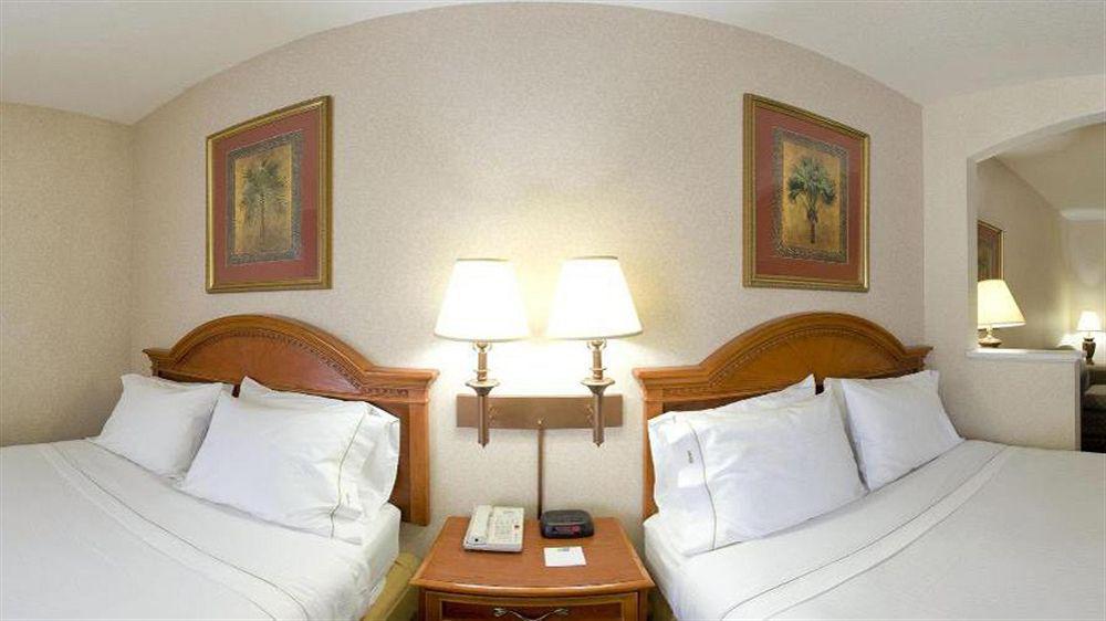 Armoni Inn & Suites オレンジバーグ エクステリア 写真