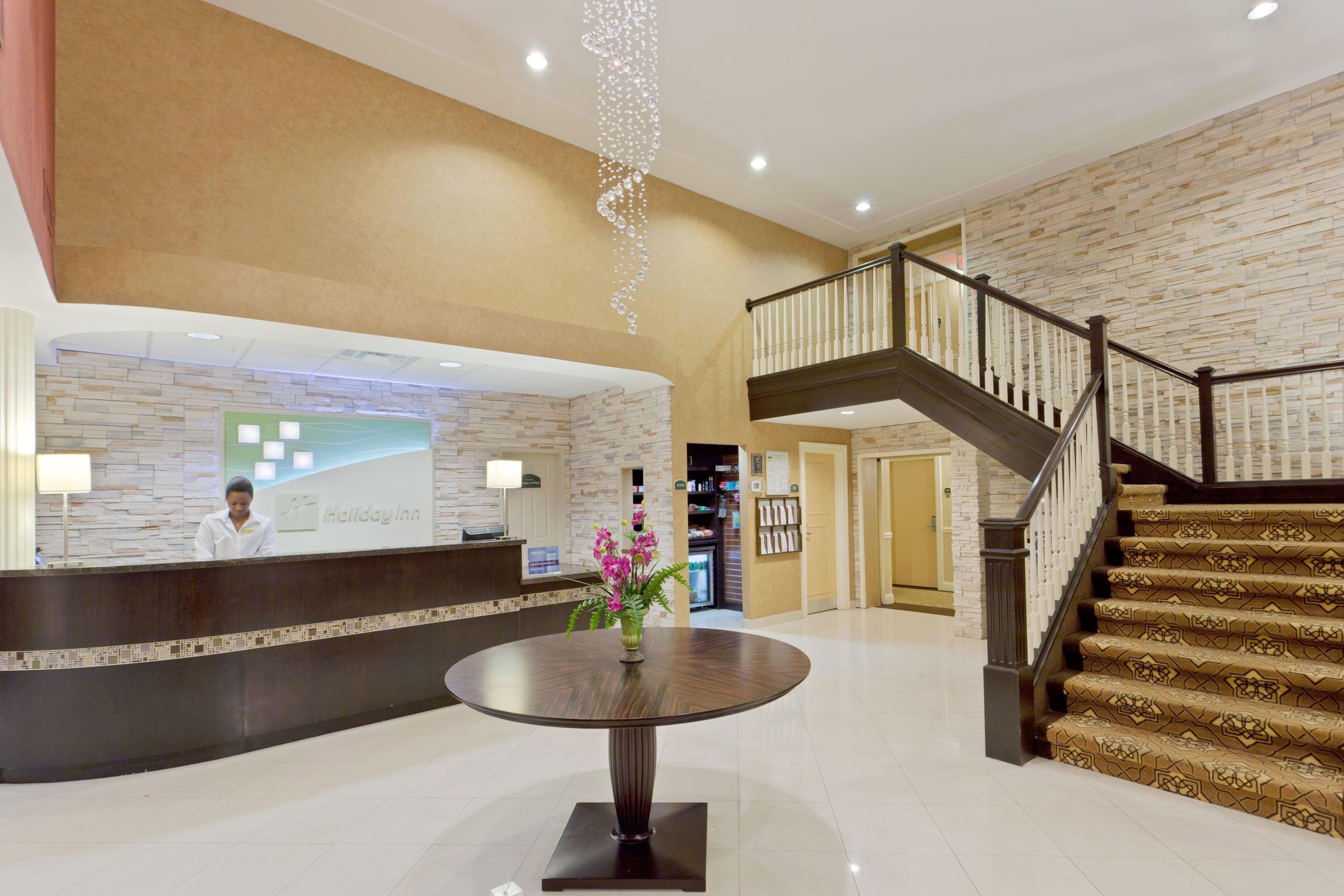 Armoni Inn & Suites オレンジバーグ インテリア 写真